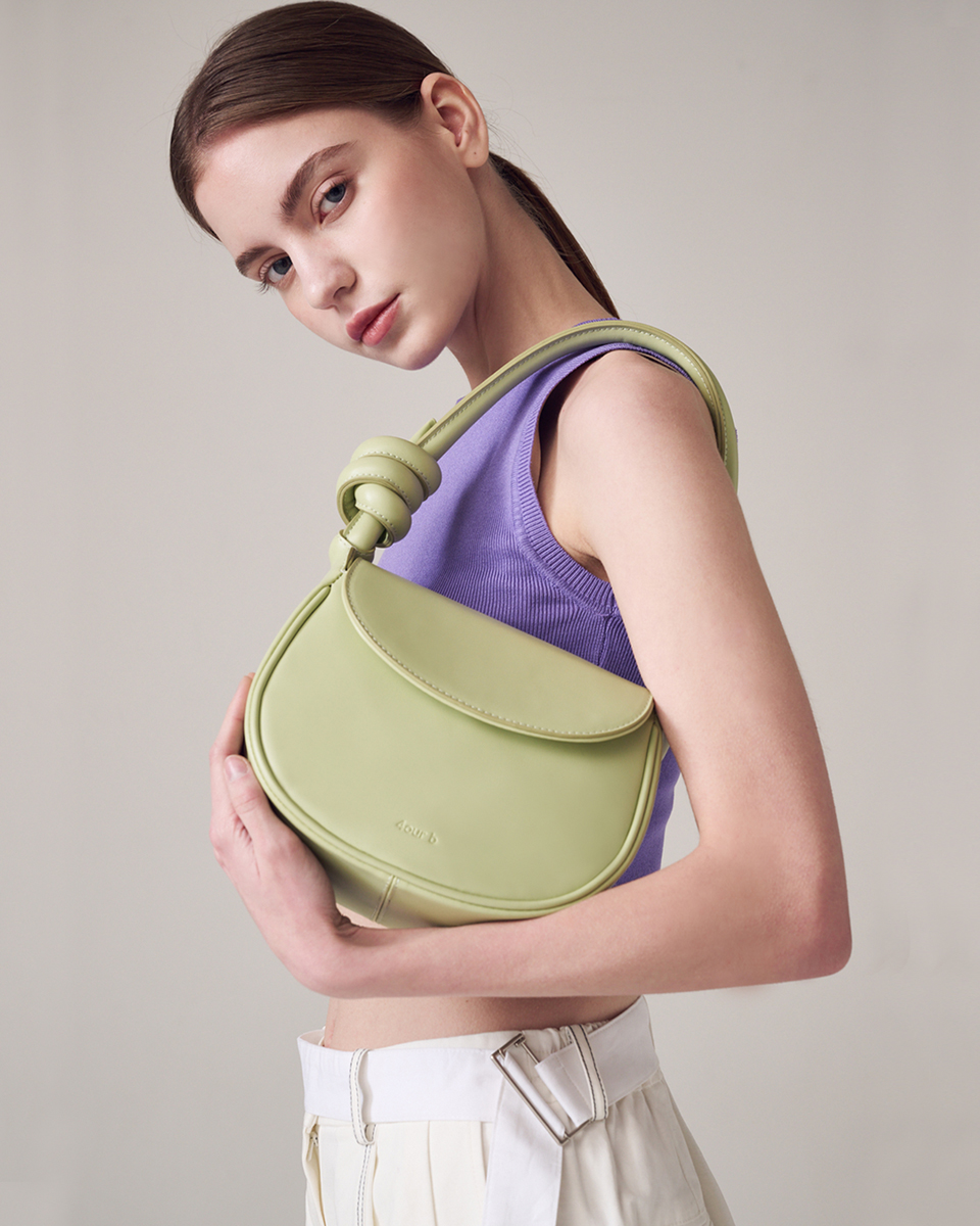 70% off / Dolphin Bag Green